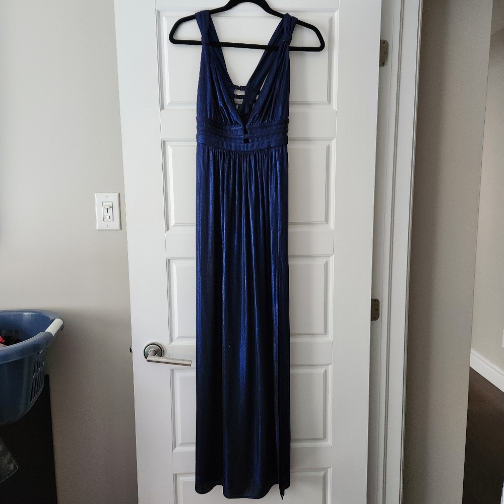 Elegant Blue Evening Gown - Picture 3 of 7